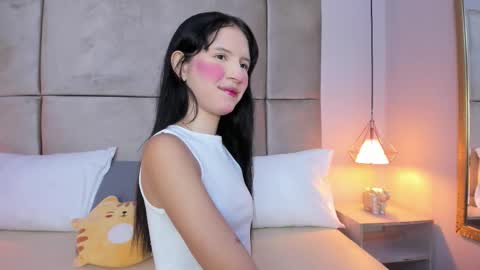 angelag_ online show from November 2025 08:21:01 PM