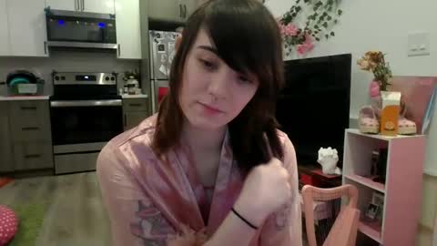 Snapshot of angelalice555 chatting on October 2025 05:38:01 AM angelalice555 online show from October 2025 05:38:01 AM