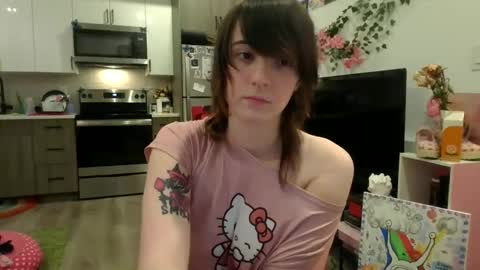 Snapshot of angelalice555 chatting on October 2025 08:23:02 AM angelalice555 online show from October 2025 08:23:02 AM