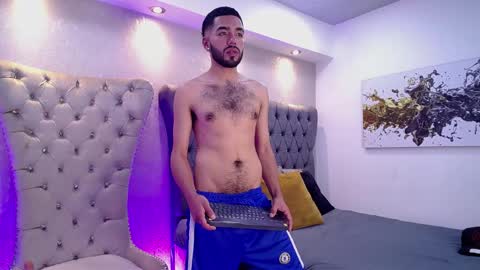 Angel online show from November 2025 01:55:01 PM