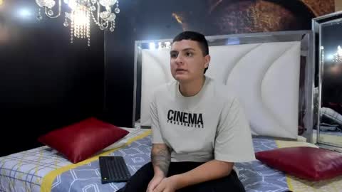 Snapshot of angelblue__ chatting on June 2026 08:35:01 PM angelblue online show from June 2026 08:35:01 PM