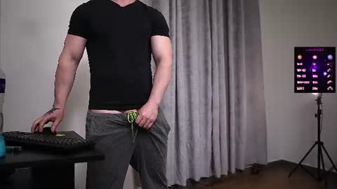 Snapshot of angelcabezaz chatting on June 2026 02:39:02 AM NGEL. online show from June 2026 02:39:02 AM