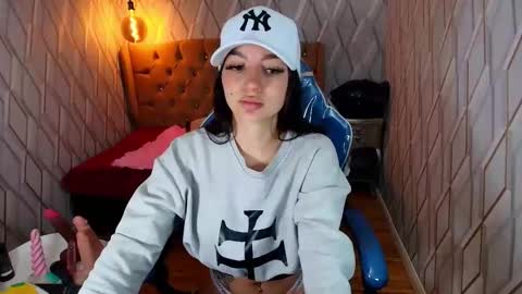 Snapshot of angelchristix chatting on April 2026 01:25:02 PM Angel online show from April 2026 01:25:02 PM