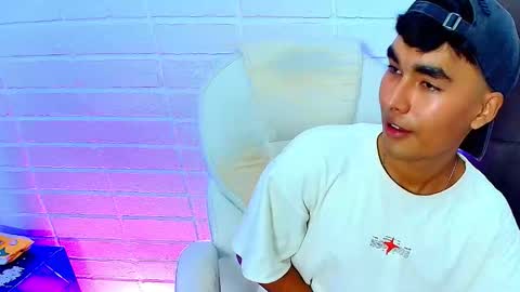 AngelduzZzt online show from October 2025 02:14:02 PM