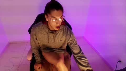 angele online show from April 2026 06:24:02 PM