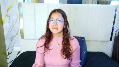 Snapshot of angeles_azul chatting on June 2026 06:49:01 PM angel online show from June 2026 06:49:01 PM