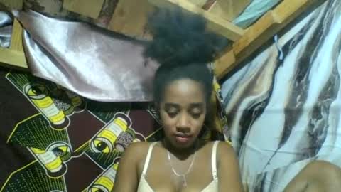 Snapshot of angelettee chatting on June 2026 04:47:02 AM Angelettee online show from June 2026 04:47:02 AM