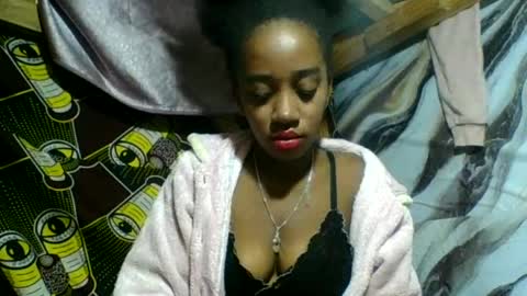 Snapshot of angelettee chatting on June 2026 03:42:02 AM Angelettee online show from June 2026 03:42:02 AM