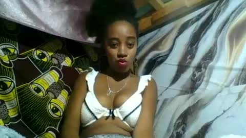 Snapshot of angelettee chatting on June 2026 12:04:01 PM Angelettee online show from June 2026 12:04:01 PM