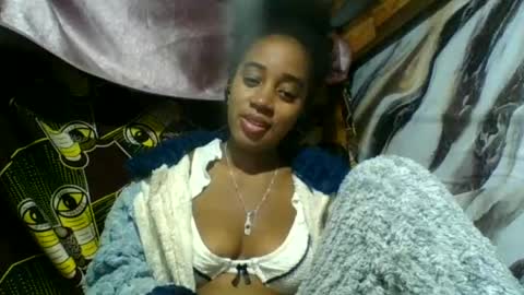 Snapshot of angelettee chatting on June 2026 12:10:02 AM Angelettee online show from June 2026 12:10:02 AM