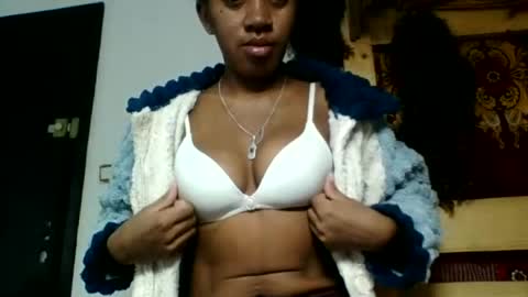 Snapshot of angelettee chatting on July 2026 10:12:02 AM Angelettee online show from July 2026 10:12:02 AM