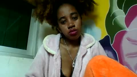 Snapshot of angelettee chatting on July 2026 09:01:01 AM Angelettee online show from July 2026 09:01:01 AM