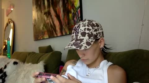 angelia01m online show from September 2025 09:25:02 PM