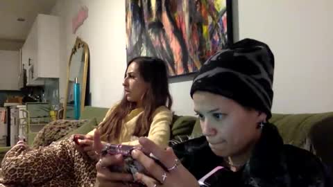 angelia01m online show from December 2025 12:51:01 AM