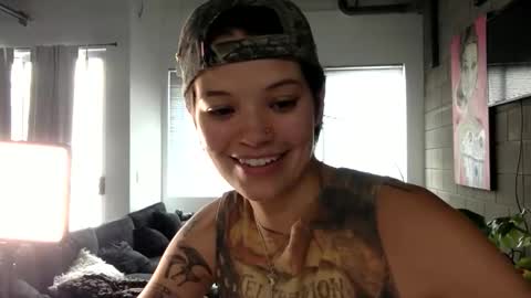 angelia01m online show from May 2026 06:53:01 PM