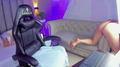 Snapshot of angelica_dymond chatting on April 2026 07:15:01 PM A N G E L I C A online show from April 2026 07:15:01 PM