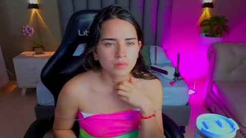 Snapshot of angelica_dymond chatting on May 2026 12:21:01 PM A N G E L I C A online show from May 2026 12:21:01 PM