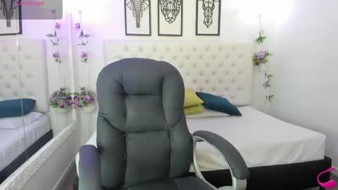 Snapshot of angelica_rolon chatting on June 2026 07:19:01 PM angelica_rolon online show from June 2026 07:19:01 PM
