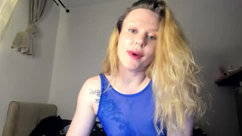 Snapshot of angelikaburn chatting on December 2025 04:37:02 PM Angelika online show from December 2025 04:37:02 PM