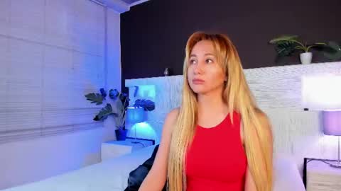 angelina_hilton online show from July 2026 01:08:02 PM