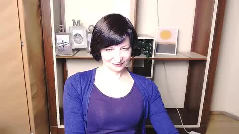 Angelina online show from April 2026 01:25:02 PM