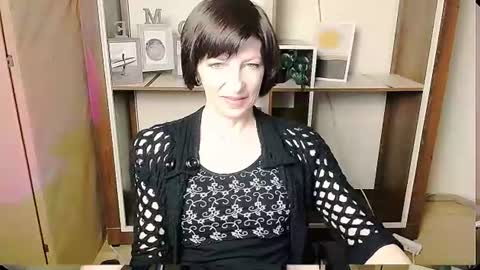 Snapshot of angelinalov_ chatting on June 2026 06:03:02 AM Angelina online show from June 2026 06:03:02 AM
