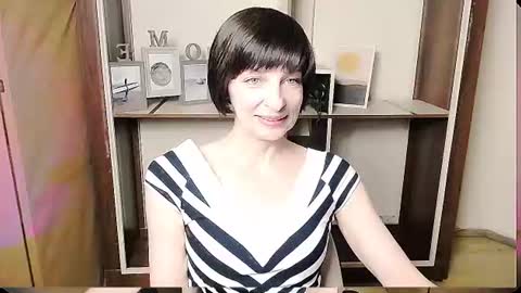 Snapshot of angelinalov_ chatting on June 2026 08:01:02 AM Angelina online show from June 2026 08:01:02 AM
