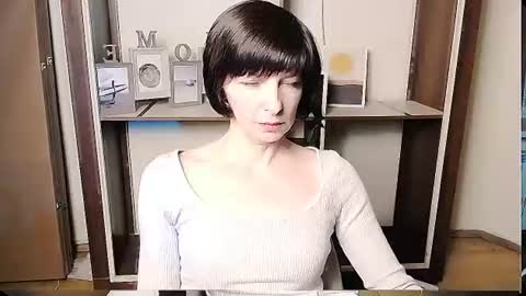 Snapshot of angelinalov_ chatting on June 2026 06:59:01 AM Angelina online show from June 2026 06:59:01 AM