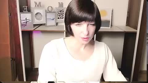 Snapshot of angelinalov_ chatting on June 2026 09:06:02 AM Angelina online show from June 2026 09:06:02 AM