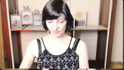 Snapshot of angelinalov_ chatting on June 2026 09:25:01 AM Angelina online show from June 2026 09:25:01 AM