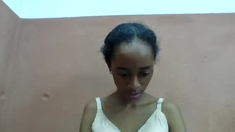 Snapshot of angeline221173 chatting on August 2026 09:45:01 AM angeline221173 online show from August 2026 09:45:01 AM