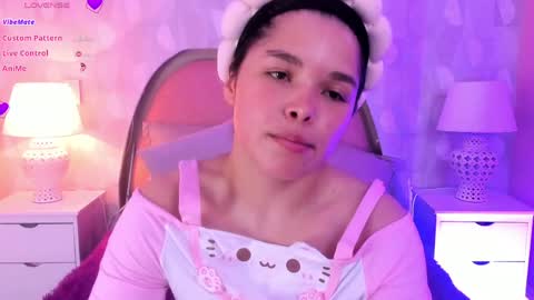 Snapshot of angeline__cute chatting on April 2026 12:33:01 PM angeline online show from April 2026 12:33:01 PM
