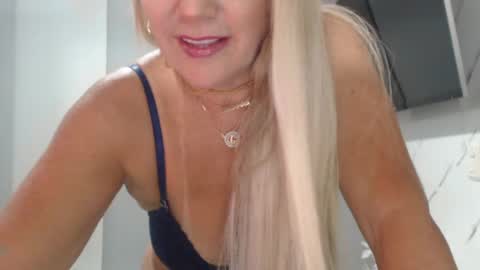 Snapshot of angelinna_12 chatting on June 2026 04:12:01 AM angelinna_12 online show from June 2026 04:12:01 AM