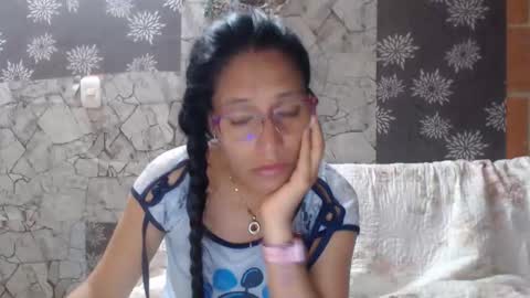 Snapshot of angelitaa_hot chatting on December 2024 10:45:02 AM angela online show from December 2024 10:45:02 AM