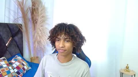 Angel online show from November 2025 09:15:01 PM