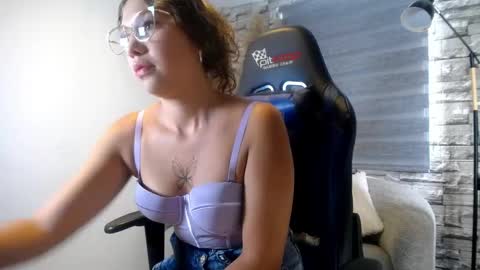 Snapshot of angell_vg chatting on May 2026 06:56:02 PM Angell online show from May 2026 06:56:02 PM