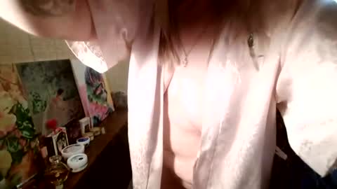 Snapshot of angelleah chatting on June 2026 05:45:01 PM angelleah online show from June 2026 05:45:01 PM