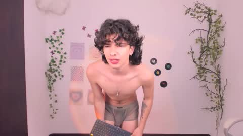 Angel online show from September 2025 06:31:02 PM