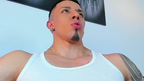 Angelo Varek online show from April 2026 03:20:02 AM