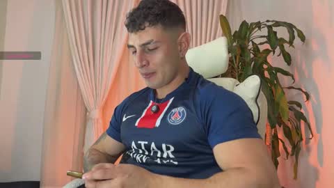 Angelo Ferro online show from November 2025 04:25:02 AM