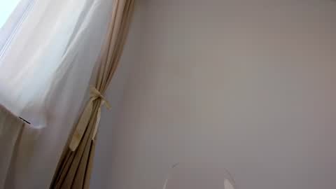 Snapshot of angeloflove_ chatting on June 2026 04:43:02 AM Raiss online show from June 2026 04:43:02 AM