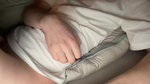 Snapshot of angelow2000 chatting on February 2025 03:45:02 AM Angelow online show from February 2025 03:45:02 AM