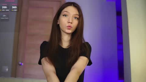 Nikki online show from October 2025 12:51:01 PM