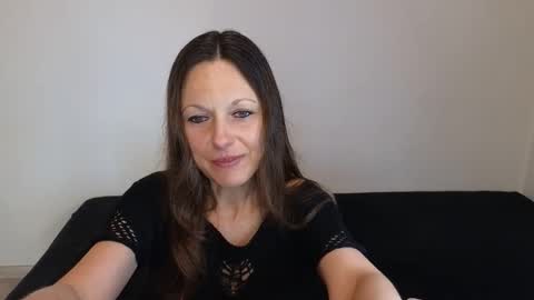 Snapshot of angelslive99 chatting on June 2026 11:47:01 AM Giulia online show from June 2026 11:47:01 AM