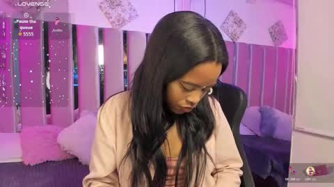 Snapshot of angelsmia_ chatting on October 2025 11:32:02 PM  MIA available content ask online show from October 2025 11:32:02 PM