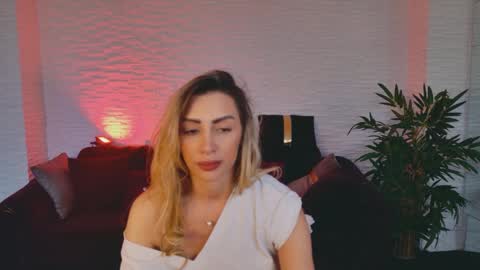 Snapshot of angelwoow chatting on April 2026 05:32:02 AM Georgia online show from April 2026 05:32:02 AM