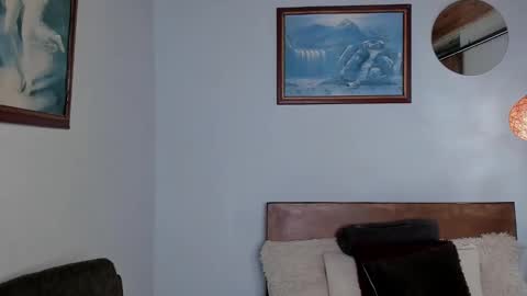 Angel Fox online show from December 2024 05:11:01 PM