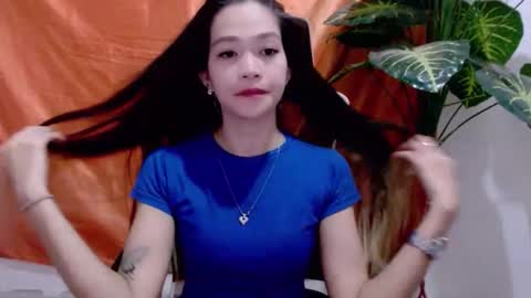 angelyn_slim online show from May 2026 09:01:02 PM