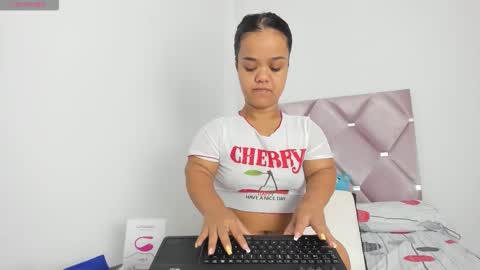 anierey online show from December 2025 12:45:01 PM