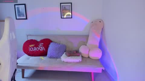 Snapshot of aniie_pink18 chatting on May 2026 01:30:01 PM Maria online show from May 2026 01:30:01 PM